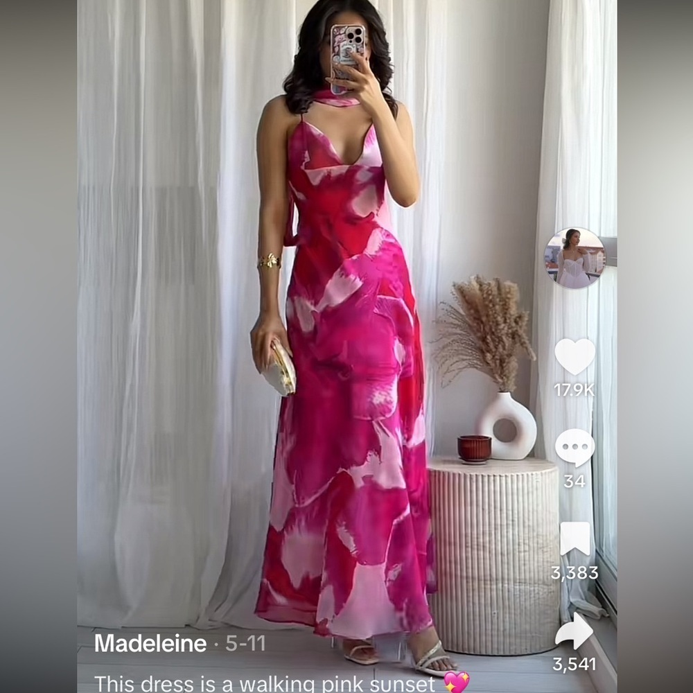 VIRAL NEW ! ZARA SCARF MAXI DRESS
🚨FIRM PRICE NO DISCOUNT ON THIS DRESS - Picture 12 of 16